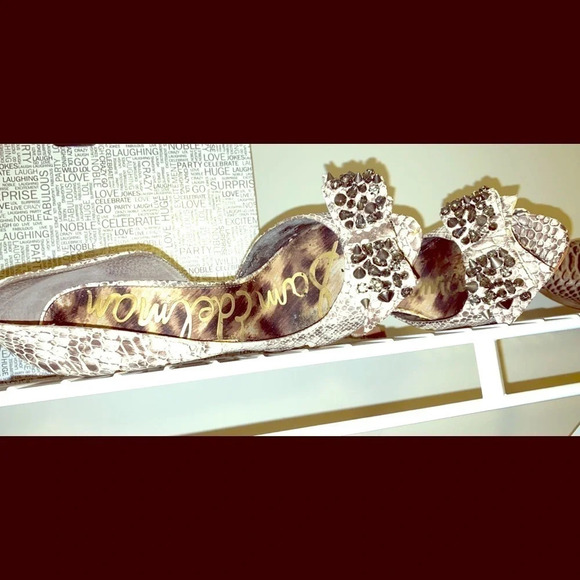 Sam Edelman studded rhinestone  bow Lorna heels 10 - Picture 2 of 13